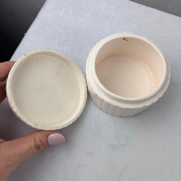 Fits & Floyd Hand Painted Coquille Trinket Dish W/Lid Pink White Scalloped Shell - Picture 5 of 7